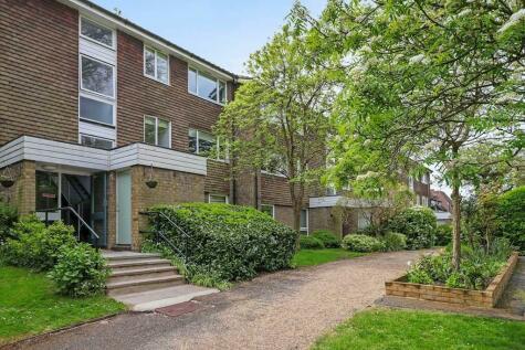2 bedroom barn conversion for sale in Freethorpe Close, Upper Norwood, SE19