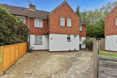 4 bedroom semi-detached house for sale in Coppetts Close, London, N12