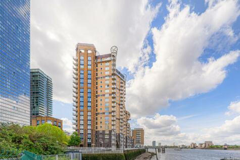 2 bedroom flat for sale in Cascades Tower, Isle of Dogs E14