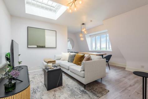 3 bedroom apartment for sale in Wellington Court, Wellington Road, St John's Wood, London, NW8