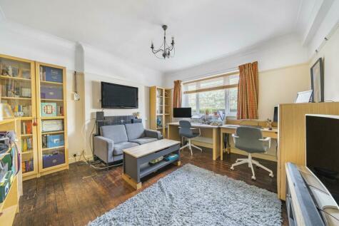 1 bedroom flat for sale in Bushey Road, Raynes Park, SW20