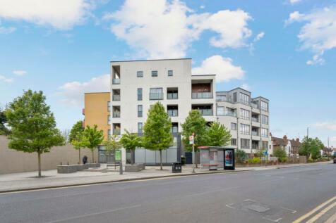 1 bedroom penthouse for sale in Coombe Lane, London, SW20