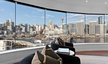 EXCEPTIONAL HARBOURSIDE LIVING WITH ICONIC VIEWS