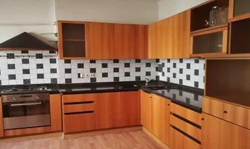 1190, living office or sunny, spacious home, 2 rooms with balcony on the 4th floor, well connected