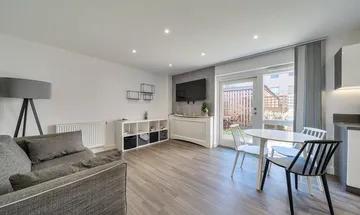 1 bedroom flat for sale in Adenmore Road, London, SE6