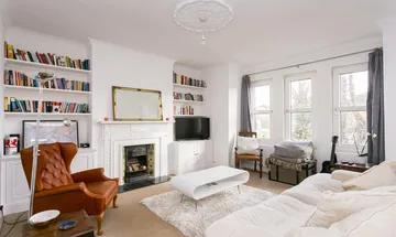 4 bedroom flat for sale in Harborough Road, Streatham, SW16