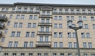 Centrally located in Friedrichshain, close to the Weberwiese subway!