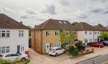 3 bedroom semi-detached house for sale in Mays Lane, Barnet, North London, EN5