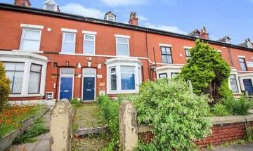 5 bedroom terraced house for sale in Knowsley Street, Bury, BL9