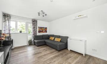1 bedroom apartment for sale in Barney Close, London, SE7