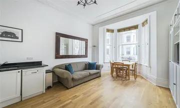 1 bedroom apartment for sale in Westgate Terrace, London, SW10