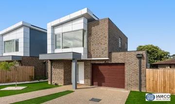 Brand New Luxurious Townhouse with Modern Amenities in Glen Waverley