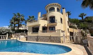 Venta de casa en El Raval de 3 habitaciones con terraza y piscina