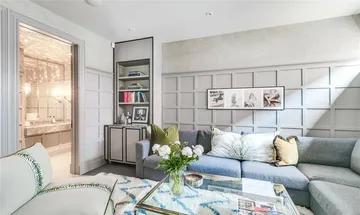 5 bedroom mews property for sale in Old Manor Yard, Earls Court, London, SW5