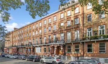 3 bedroom flat for sale in Nevern Square, 
Earls Court, SW5