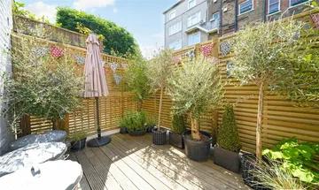1 bedroom flat for sale in Bina Gardens, London, SW5