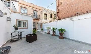 Casa en venta en Horta de 4 habitaciones con terraza y balcón