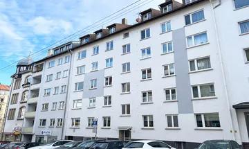 In begehrter Lage am Rosenbergplatz: Modernisierte 2-Zimmer-Wohnung