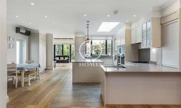 5 bedroom semi-detached house for sale in Holders Hill Crescent, London, NW4