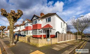 4 bedroom house for sale in Sevington Road, Hendon NW4