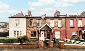 2 bedroom terraced house for sale in Morley Avenue, Wood Green, London, N22