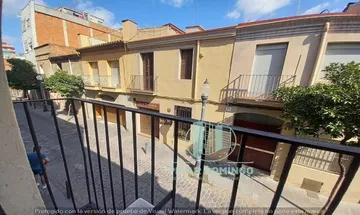 Casa adosada en venta en Sant Andreu de Palomar de 4 habitaciones con terraza