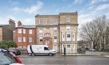 2 bedroom flat for sale in St. Philip Square, SW8