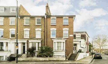 2 bedroom flat for sale in Harwood Road, Fulham, SW6