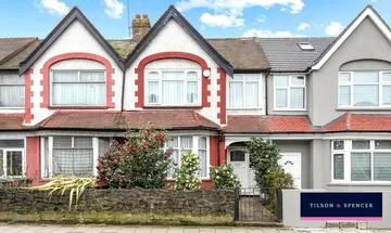 3 bedroom terraced house for sale in Lordship Lane, London, N17