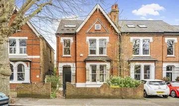 5 bedroom semi-detached house for sale in Heathfield Road, London, W3