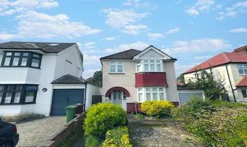 3 bedroom detached house for sale in Pine Ridge, Carshalton, SM5