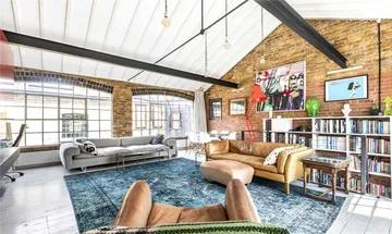 1 bedroom terraced house for sale in Kingsland Road, Shoreditch, London, E2