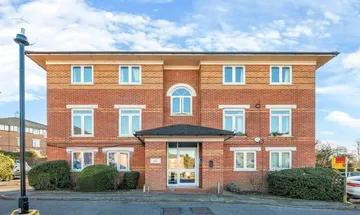 1 bedroom flat for sale in Lion Court, Swynford Gardens, NW4