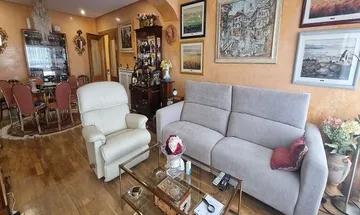 Piso en venta en La Paz de 3 habitaciones con terraza y piscina