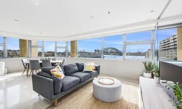Harbourside perfection with showstopping views