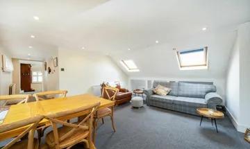 1 bedroom flat for sale in Sunny Gardens Road, London, NW4
