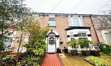 6 bedroom terraced house for sale in Durham Road, Aldersbrook, E12
