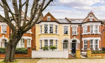 5 bedroom terraced house for sale in Lessar Avenue, Clapham, SW4