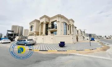 Owns a classic corner villa in Ajman, 100% bank financing, large area and large setback area, freehold for all nationalities.