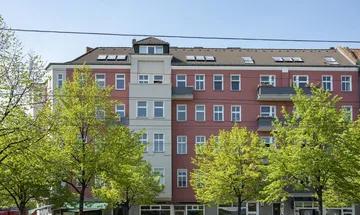 Investieren in Prenzlauer Berg ++ PROVISIONSFREI ++ vermietete Gründerzeit-Wohnung *beliebte Lage*