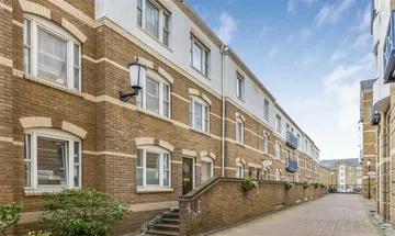 1 bedroom flat for sale in King & Queen Wharf, Rotherhithe, SE16