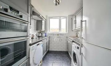 5 bedroom maisonette for sale in Lucey Way, Bermondsey, London, SE16