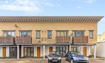 2 bedroom mews property for sale in Acre Lane, London, SW2