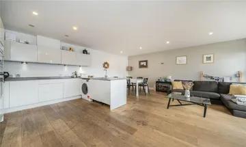 3 bedroom apartment for sale in Carpenters Place, London, SW4