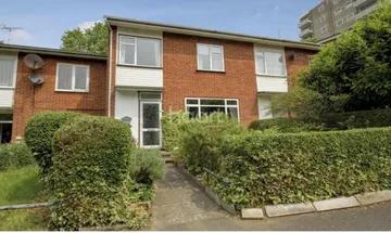 4 bedroom terraced house for sale in Durford Crescent, London, SW15