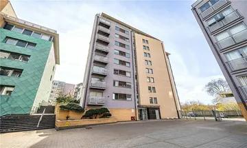 2 bedroom apartment for sale in Deals Gateway, London, SE13