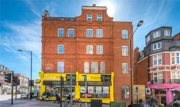 1 bedroom flat for sale in Finchley Road, London, NW3