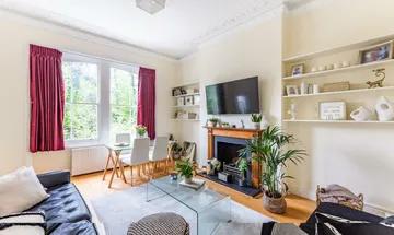 2 bedroom flat for sale in Brondesbury Villas, Queen's Park, NW6