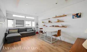 1 bedroom flat for sale in Upper Richmond Road, London, SW15