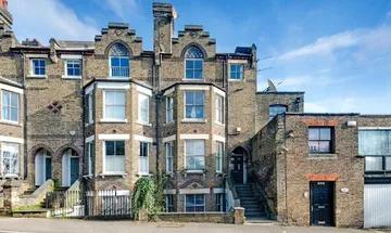 1 bedroom apartment for sale in Branch Hill, London, NW3
